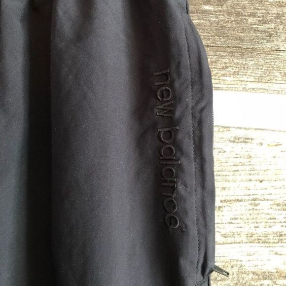 NEW Balance activewear pants size Med - Picture 2 of 6